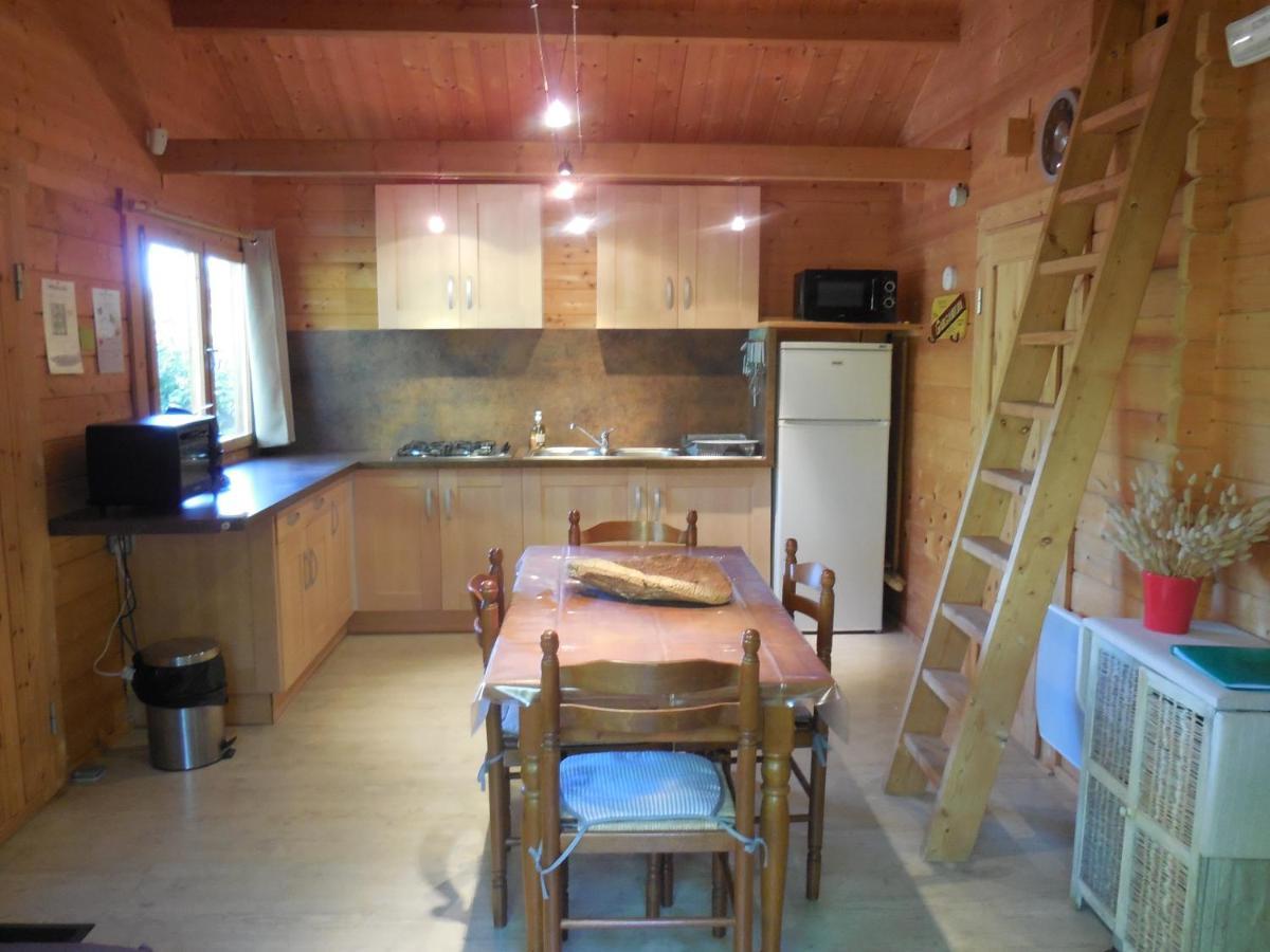 Le chalet bois de Célio Coux Esterno foto