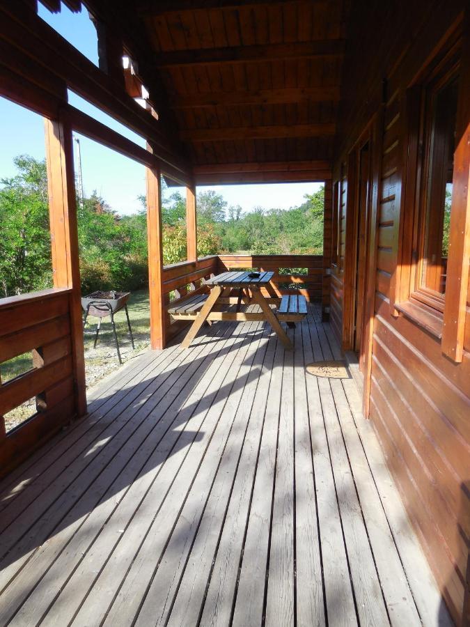 Le chalet bois de Célio Coux Esterno foto